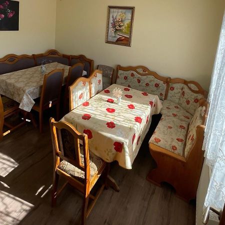 Квітковий Двір Golubinoye Exteriér fotografie